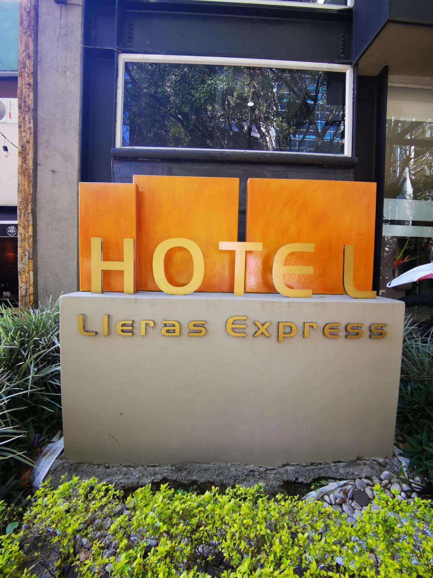 Hotel Lleras Express Μεντεγίν Εξωτερικό φωτογραφία